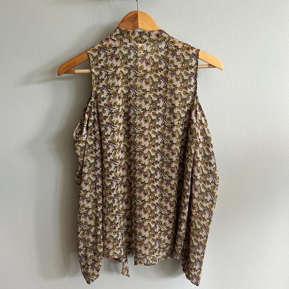 Cold Shoulder Too - Picture 5 of 5